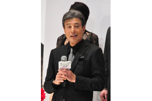 舘ひろし、号泣の木の実ナナのために「泣かないで」歌う！