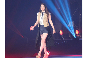 【GirlsAward2016 S/S】開幕！ 女優・武井咲がオープニングを飾る