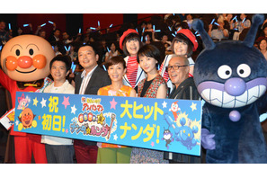 芸人・永野、波瑠登場の舞台挨拶に潜入取材？戸田恵子も「ありがとね」と声かけ