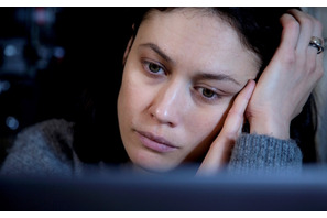 オルガ・キュリレンコ、名匠に愛されるウクライナ美女の場面写真到着！『ある天文学者の恋文』