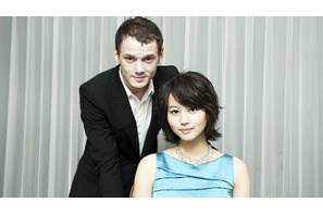 『誰かが私にキスをした』堀北真希×アントン・イェルチン　甘いキスを巡り…大論争？