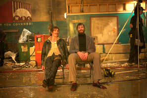 キリアン＆アーミー、本当は仲良し！『フリー・ファイヤー』和やかオフショット入手