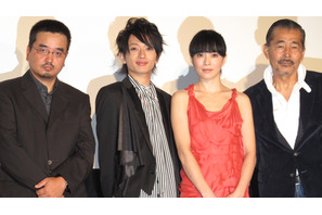 坂井真紀　10歳年下のダンナに「捨てられないよう頑張ります」