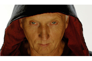 『ソウ』ジグソウ役のトビン・ベル　プライベートでフードを被って外出し悲劇が…