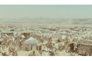 “世界難民の日”を記念して『約束の旅路』上映劇場で「難民写真パネル展」を開催