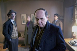 チリの国民的ヒーロー、逃亡生活の結末は…『ネルーダ』予告編