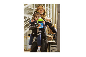 ジェシカ・アルバが赤ちゃんを抱いてスパイ活動!?　『スパイキッズ』新作が解禁！