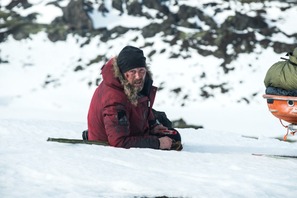 マッツ・ミケルセン、氷点下30度の地で大ピンチ…『残された者』ポスター＆場面写真