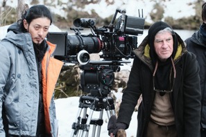 オダギリジョー＆C.ドイル、固い絆写し出すメイキング写真一挙解禁『ある船頭の話』