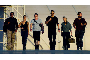 ライアン・レイノルズ×マイケル・ベイのNetflix映画12月配信！アクション全開の予告も