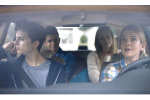 ティモシー・シャラメ、憧れの人と70’Sソングを熱唱『マイ・ビューティフル・デイズ』