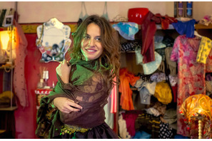 美女たちがブラを次々試着 “全編セリフなし”の予告『ブラ！ブラ！ブラ！』