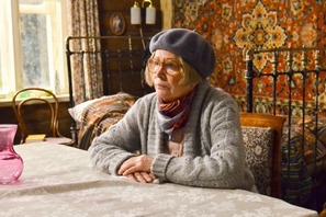 ベレー帽＆眼鏡がキュートな“おひとり様”先生が贈る、温かくて優しい“人生のアドバイス”