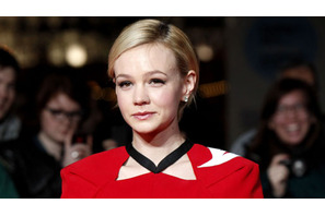 キャリー・マリガン、1歳下のミュージシャンとイギリスで挙式