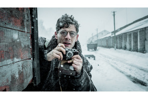 ジェームズ・ノートン、ソ連がひた隠しにした“偽りの繁栄”暴く…『赤い闇』日本版予告