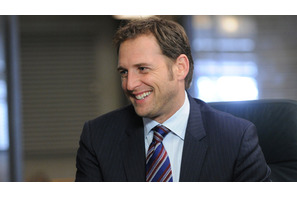 シネマカフェ的海外ドラマvol.239　「ザ・ファーム」のハンサム弁護士を直撃！前篇