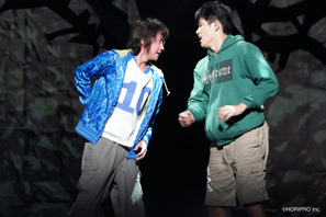 藤原竜也＆鈴木亮平が小学生演じる舞台「渦が森団地の眠れない子たち」DVDリリース