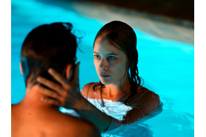 【ご招待】『水を抱く女』オンライン試写会30名様