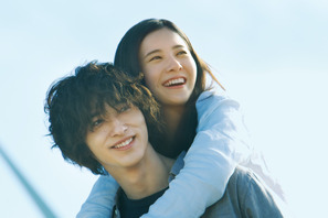吉高由里子＆横浜流星が「せーのっ！」でジャンプ『きみの瞳が問いかけている』メイキング映像一部公開