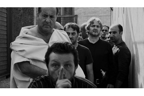 重罪犯が演じるシェイクスピア『塀の中のジュリアス・シーザー』試写会に10組20名様ご招待