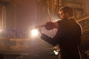 ヴァイオリンの貴公子×映画音楽界の巨匠インタビュー映像『天才ヴァイオリニストと消えた旋律』