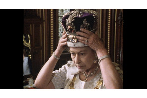 「精一杯頑張るしかなかった」25歳で即位した当時の思いとは『エリザベス　女王陛下の微笑み』本編映像