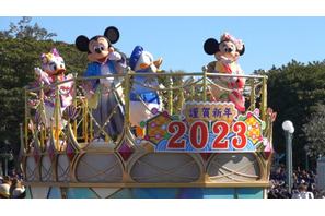 【ディズニー】和服姿のミッキーたちが新年のごあいさつ！東京ディズニーリゾート、お正月限定のスペシャルイベント開幕
