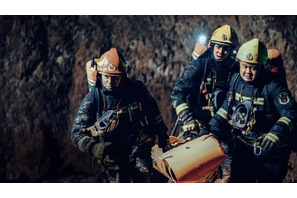 未曽有の大規模爆発のきっかけ映し出す『フラッシュオーバー 炎の消防隊』冒頭映像