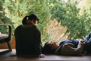 水川あさみ「喜びで胸が熱く」『霧の淵』ブルガリア最大規模の映画祭で快挙　“母娘”の新場面写真解禁