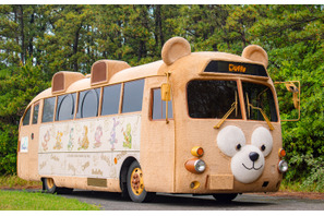 【ディズニー】ふわふわ生地の「ダッフィーバス」がやって来る！特別仕様のバス展示、5月5日より各地で開催