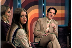 【インタビュー】70年代テレビ番組が舞台のホラー『悪魔と夜ふかし』監督が明かす「より現代性を帯びた作品」