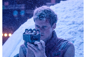 ビル・スカルスガルド“ボーイ”ほか魅力的なキャラが登場『ボーイ・キルズ・ワールド』場面写真