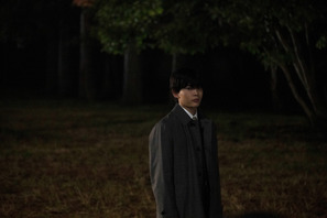 長尾謙杜「現代の若者の態度や考え方を“表現”」青江の場面写真公開『俺ではない炎上』