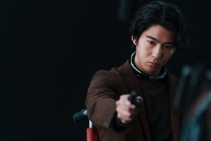 賀来賢人“リュウジ”の狙いは？ 個性豊かな新キャラクター登場「今際の国のアリス」シーズン3場面カット