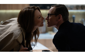 マイケル・ファスベンダー「“何か隠している？”と感じさせる」夫婦の会話に言及『ブラックバッグ』インタビュー映像