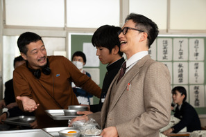 笑顔溢れる撮影現場捉える『おいしい給食 炎の修学旅行』メイキング写真＆第1弾入プレ決定