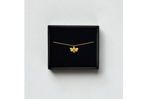 「ちょっとだけエスパー」即完売した“ぶんぶん蜂ネックレス”が予約受付中 11月19日まで