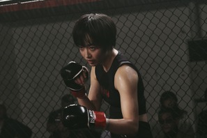 森田望智、全力で取り組んだ「だるまさんがころんだ」からプロも絶賛する「格闘技」まで『ナイトフラワー』メイキング映像