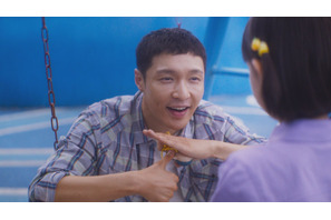 耳の聞こえない父と7歳の娘に立ちはだかる試練を切り取る『愛がきこえる』場面写真