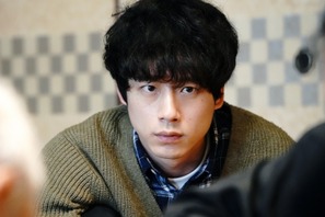 坂口健太郎の秘蔵メイキング＆インタビュー映像を特別公開『盤上の向日葵』QRコード付き上映決定