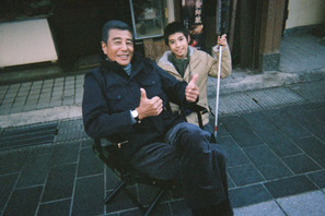 舘ひろし＆眞栄田郷敦＆尾上眞秀らが笑顔見せる『港のひかり』オフショット公開