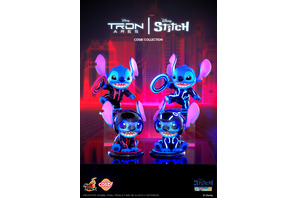 スティッチが『トロン』デザインに！ コスビ＆ぬいぐるみキーチェーン登場