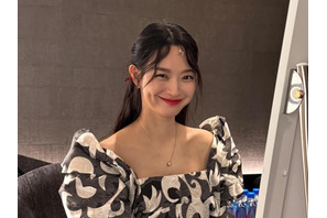 “プレ花嫁”のお出かけ！シン・ミナがえくぼを浮かべて愛らしさ全開【PHOTO】