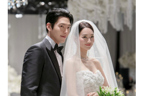 夫婦になったキム・ウビン♡シン・ミナ、映画のような結婚式のスナップ公開！【PHOTO】