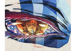 恐怖の猗窩座が再来！瞳に映る炭治郎の緊張も伝わるスーパーリアル刺繍の秘密とは？