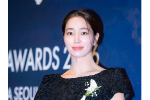 イ・ミンジョンが故アン・ソンギさんを追悼→公の場でハートポーズお断り【PHOTO】