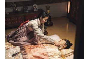 『世子が消えた』スホ×ホン・イェジ、“必死の看病”の舞台裏