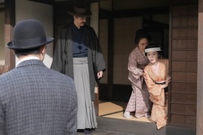 「ばけばけ」第89回あらすじ・場面写真　松野家へのごみの投げ捨てが止まり、これで本当に終わったのか、不安と気味の悪さを感じるトキとヘブン、錦織…2月5日放送