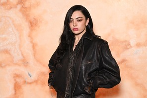 三池崇史監督のホラー映画にチャーリー・XCX主演 水原希子、笠松将、ノーマン・リーダスら共演