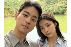 “妙にリアル” シン・セギョン、パク・ジョンミンの密着ショット、少女時代スヨンも大興奮！【写真】